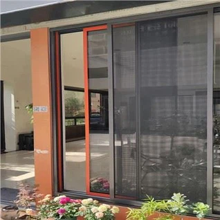 نافذة بإطار رفيع