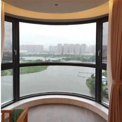 النوافذ المنحنية